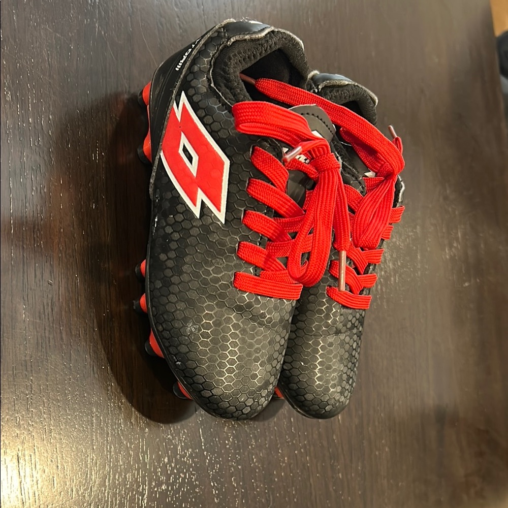 Lotto Black and Red Sneakers Dynamic Design Soccer Shoes Size 11